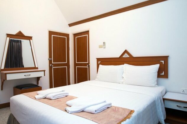 Castle Howchow Beach Resort Hotel - Photo5