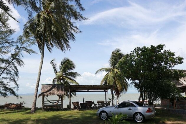 Marina Resort and Restuarant - Photo2