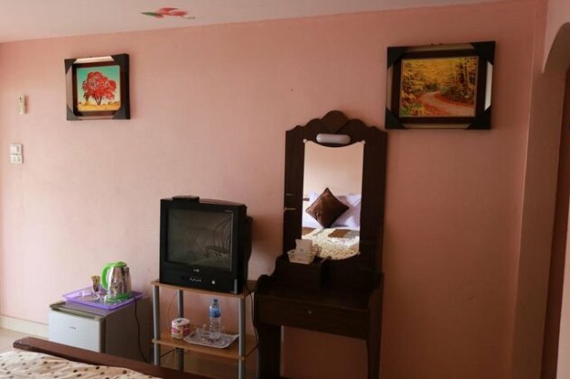 Marina Resort and Restuarant - Photo3