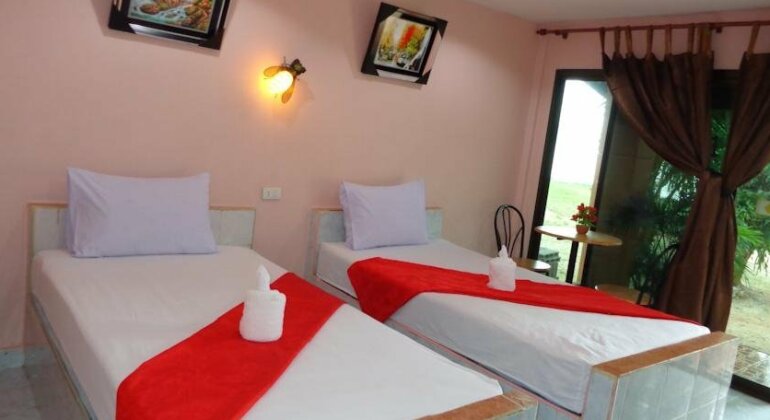 Marina Resort and Restuarant - Photo5