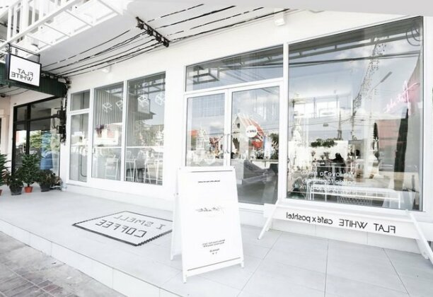 Flat White Cafe x Poshtel - Photo2
