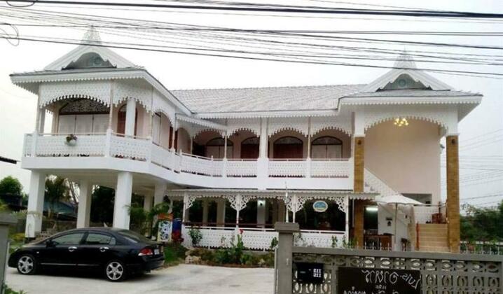 Mrs Luis Guest House - Photo2