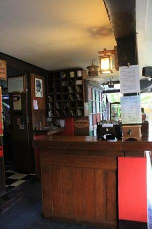 The Riverside Guest House - Photo2