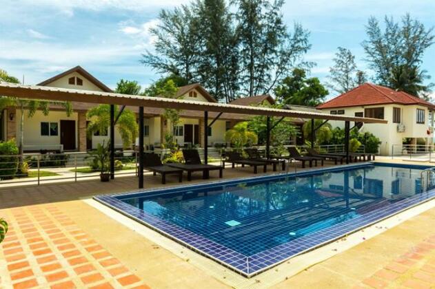 Lipa Bay Residence Resort Hotel - Photo4