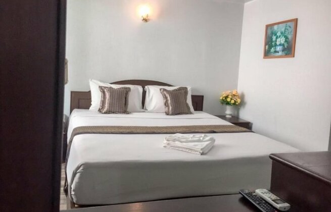 A P Court Hotel - Photo4