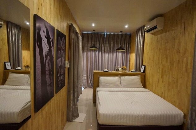 Crystal Box Hotel - Photo4