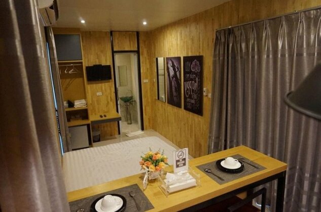 Crystal Box Hotel - Photo5