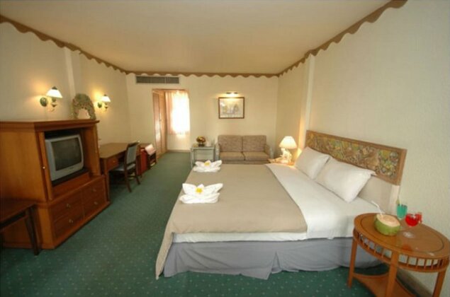 Lopburi Inn Resort - Photo4
