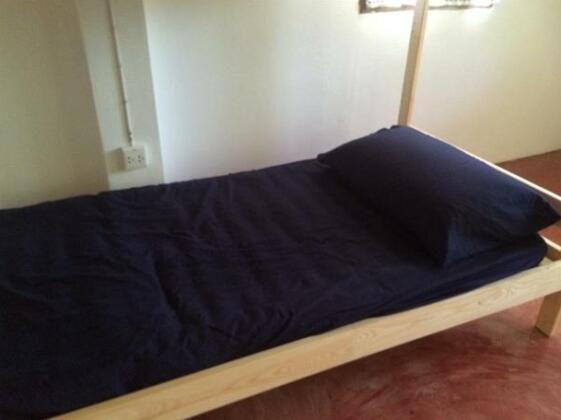 TongPun Escape Hostel - Photo4