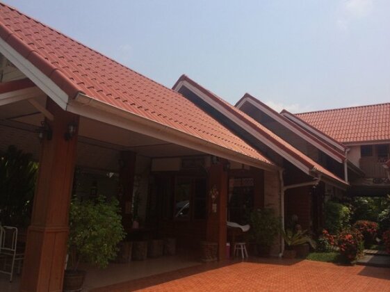  Photo 2