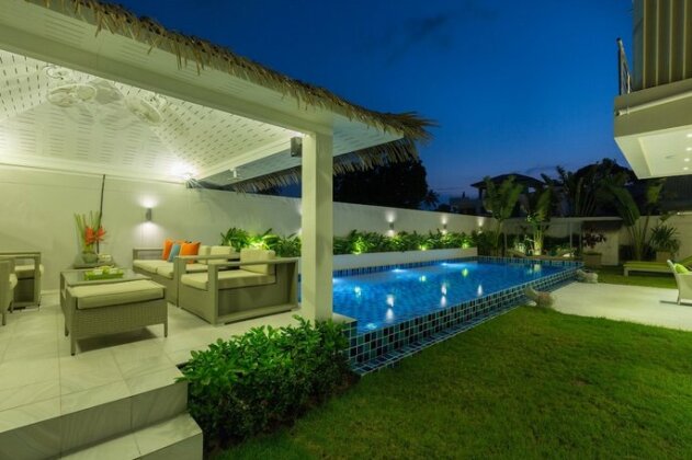 Beachside villa Mojito