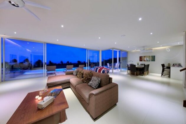 Coral Cay Villa - Photo2
