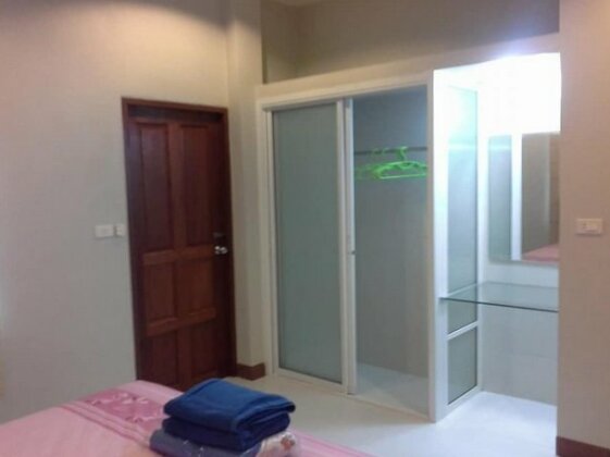 Krisada Beach Resort - Photo4