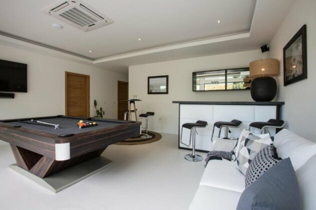 Villa Azure Waters 4BDRM Stunning View - Photo3
