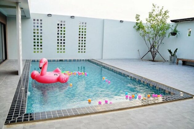 Maerim Pool House by KOLME - Photo2