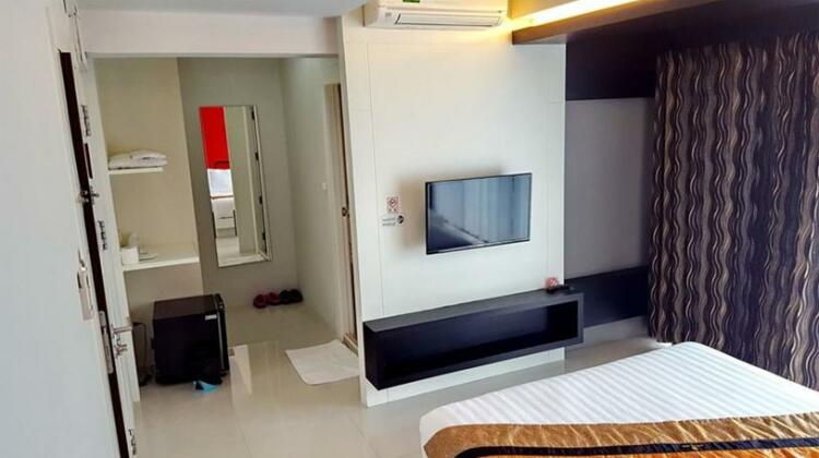 Golden Pool Hotel - Photo3