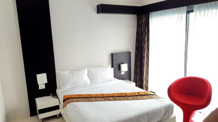 Golden Pool Hotel - Photo4