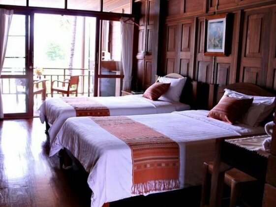 River Bank Resort - Photo5