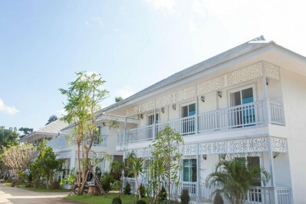 Moeimanee Resort