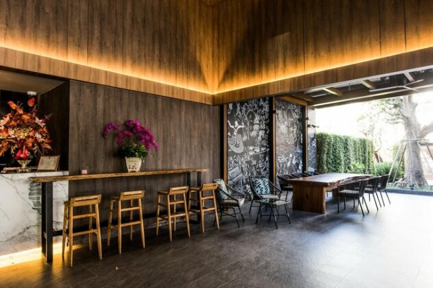The Teak Hotel - Photo2
