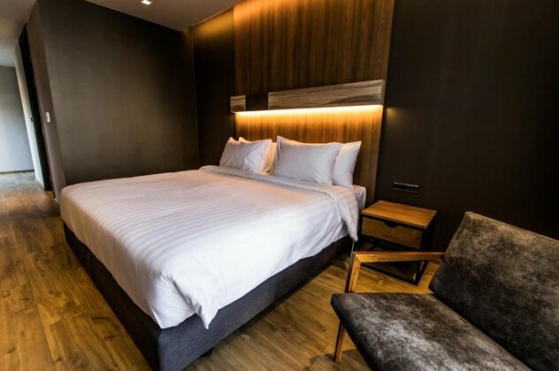 The Teak Hotel - Photo5