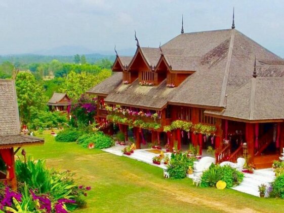 Thai Teak Palace - Photo2