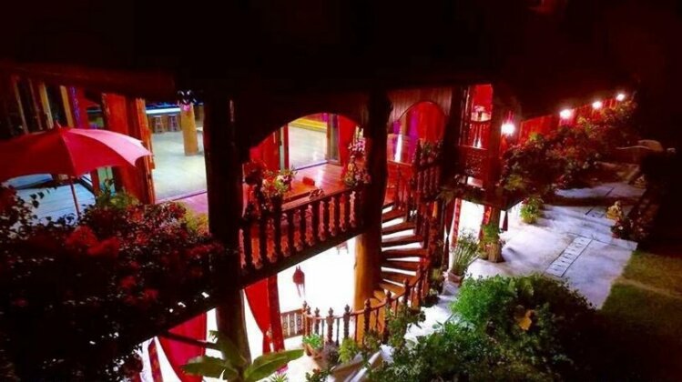 Thai Teak Palace - Photo3