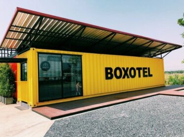 Boxotel Resort