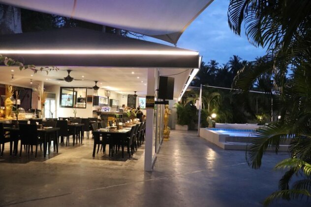 CoconutsPalm Resort - Photo4