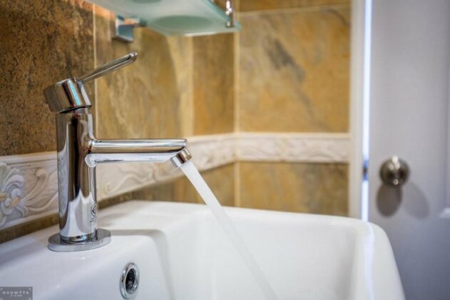 Private Poolvilla mit Wasserfall - Photo4
