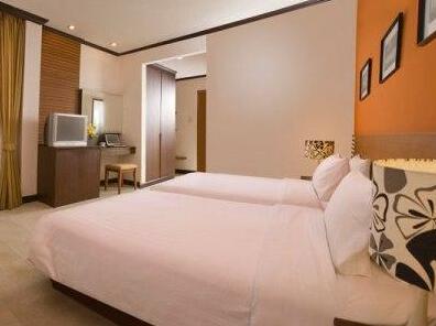 Thai House Beach Resort - Photo3