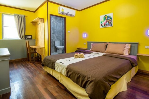 Central Guesthouse - Photo2