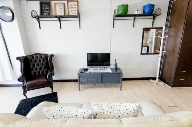 Hip and Homey Loft in the Heart of Nimman - Photo3
