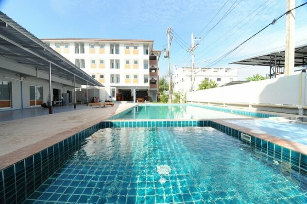 Pool Front Hostel - Photo2