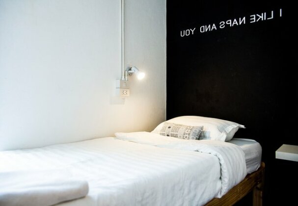 Two gals and the pig boutique hostel - Photo4
