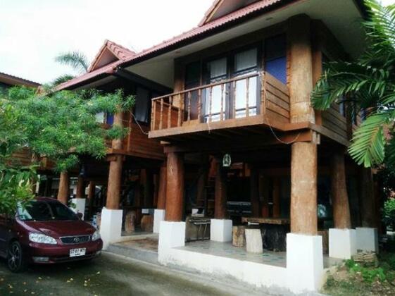 ZT Chiangmai Teak Wood House - Photo3