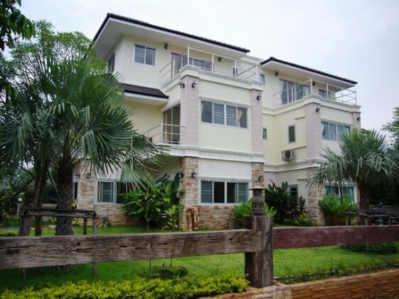 Bhuthara Resort