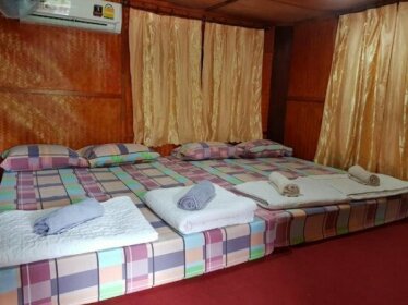Ban Pak Rim Kong Sukkamol Homestay