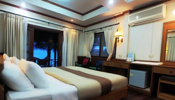 Maenam Resort - Photo4
