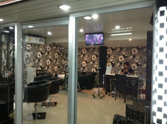 Baankuer Place and Spa - Photo2