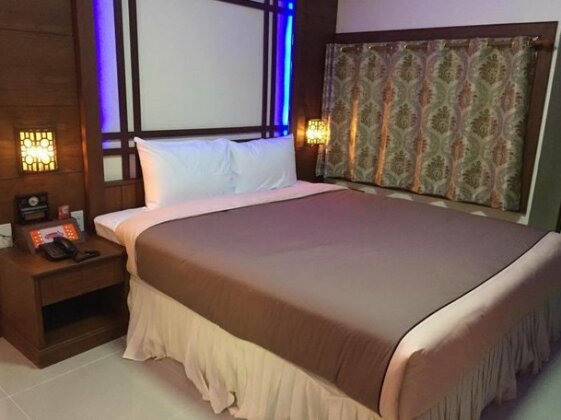 Baankuer Place and Spa - Photo5