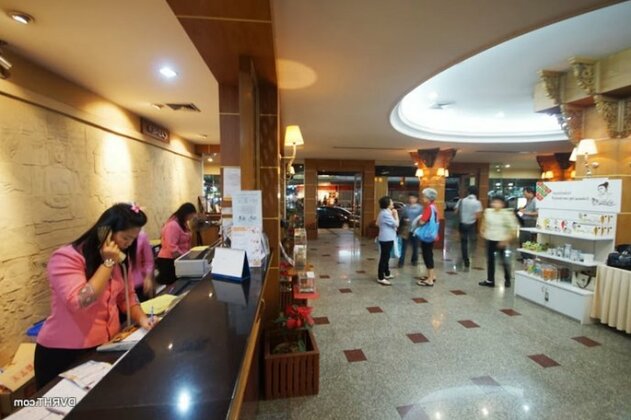 Dhevaraj Hotel - Photo2