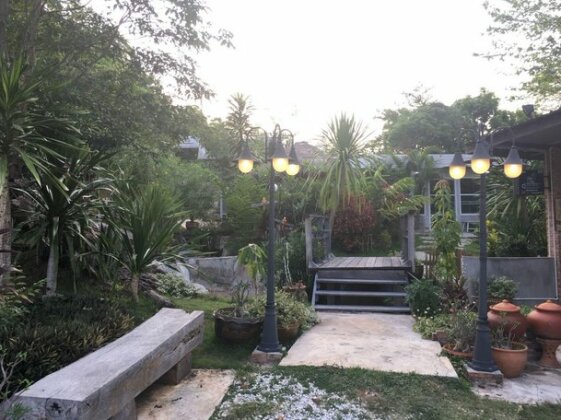 Nongbualumphu Signature - Photo2