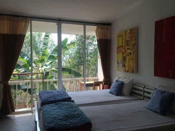 Almost Famous Guest House - Photo2