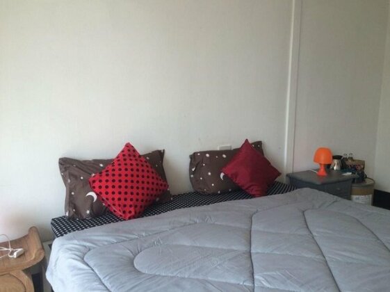 Almost Famous Guest House - Photo5