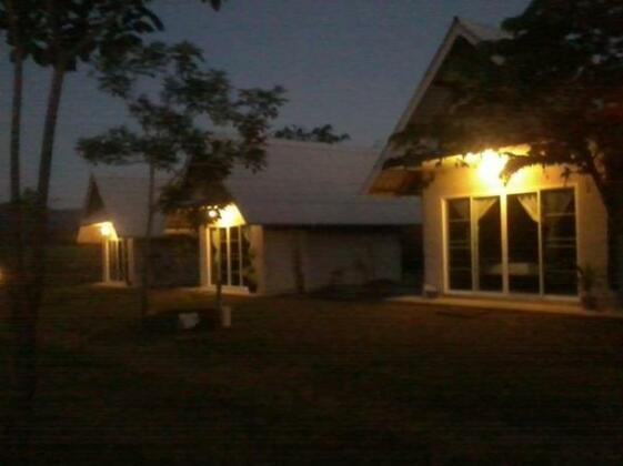  Photo 2