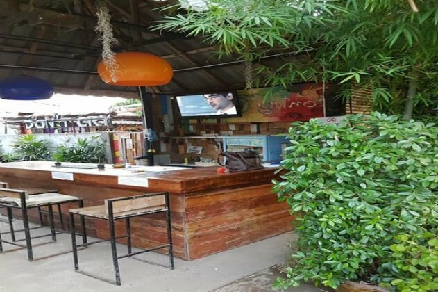 Shut Eye Party Hostel - Photo2