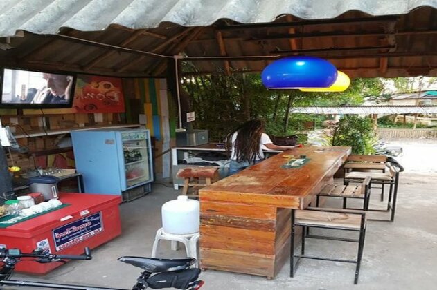 Shut Eye Party Hostel - Photo3