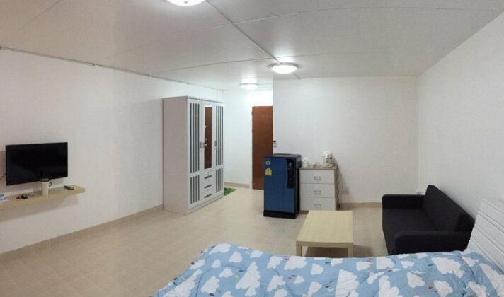 88 Room Service - Photo2
