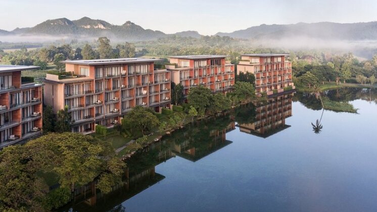 Atta Lakeside Resort Suite
